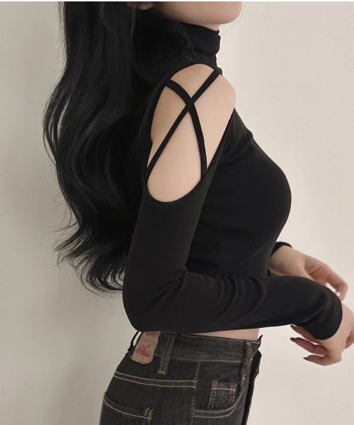 semuse(セミューズ)の「オープンショルダークロップド丈ハイネックロンT(Tシャツ/カットソー・レディース・ブラウン/ブラック/ダークグレー/ホワイト・M/L)」の9枚目の写真