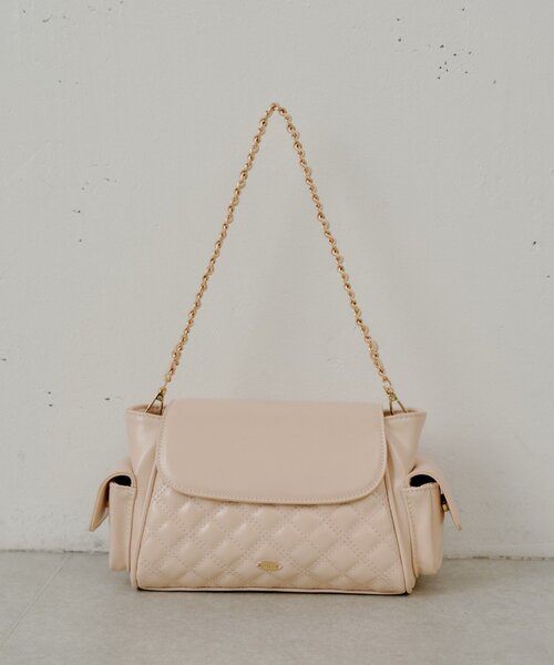 Chico(チコ)の「3wayサイドポケットキルティングバッグ(ボストンバッグ・レディース・ピンク/ブラック/アイボリー/ブラウン系その他3・FREE)」の4枚目の写真