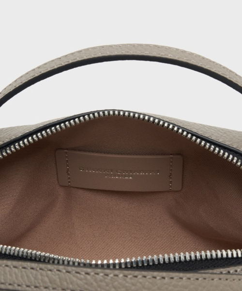 GIANNI CHIARINI(ジャンニ キアリーニ)の「【GIANNI CHIARINI/ジャンニ キアリーニ】ALIFA S アリファ レザーミニショルダーバッグ(ショルダーバッグ・レディース・グレイッシュベージュ/アイボリー/ブラック・フリー)」の12枚目の写真