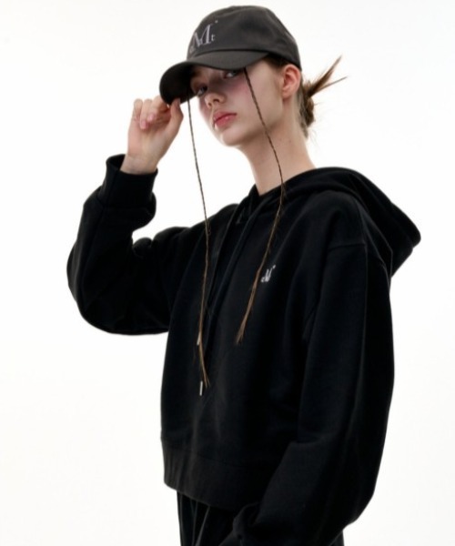MUCENT(ムセント)の「◇MUCENT◇ブランド直輸入正規品/MUCENT アーク バック ロゴ フーディー MUCENT ARC BACK LOGO HOODIE(パーカー・レディース・ホワイト/ブラック/グレー・M/L)」の4枚目の写真