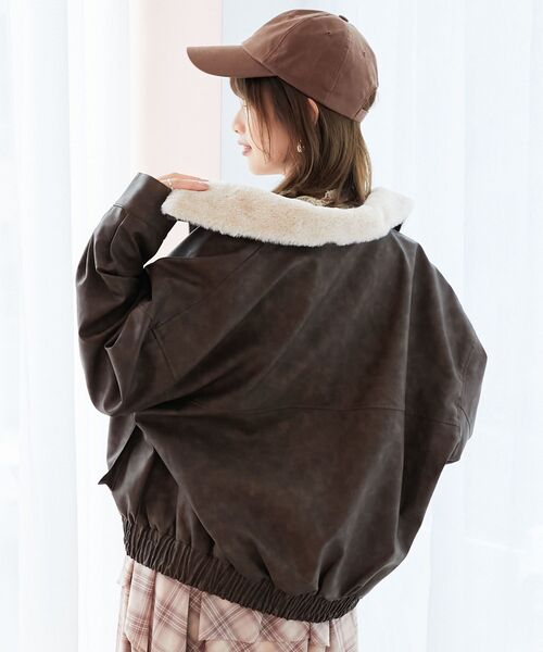 MAJESTIC LEGON(マジェスティックレゴン)の「ヴィンテージライク合皮ブルゾン(ブルゾン・レディース・ブラウン/ブラック系その他2/ブラック・MEDIUM)」の9枚目の写真