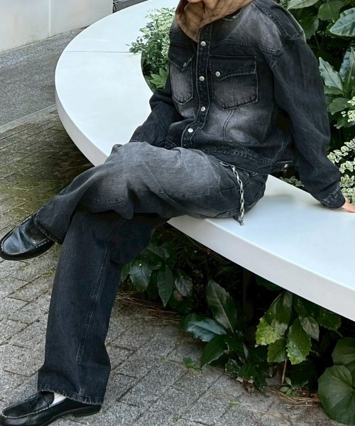 Chikashitsu +（チカシツプラス）の「【Chikashitsu +】semi wide denim pants 2 / 【チカシツプラス】セミワイドデニムパンツ2（デニムパンツ・メンズ・ブラック/ブルー・M/S）」の9枚目の写真