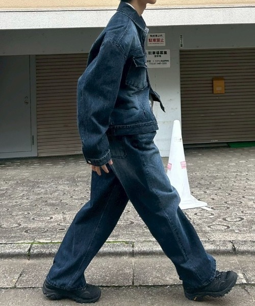 Chikashitsu +（チカシツプラス）の「【Chikashitsu +】semi wide denim pants 2 / 【チカシツプラス】セミワイドデニムパンツ2（デニムパンツ・メンズ・ブラック/ブルー・M/S）」の4枚目の写真