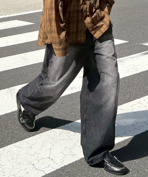 Chikashitsu +(チカシツプラス)の「【Chikashitsu +】semi wide denim pants 2 / 【チカシツプラス】セミワイドデニムパンツ2(デニムパンツ・メンズ・ブラック/ブルー・M/S)」の14枚目の写真