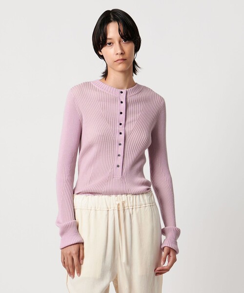 AEWEN MATOPH（イウエン マトフ）の「＜AEWEN MATOPH＞ウールリブヘンリーネック ニットプルオーバー（ニット/セーター・レディース・ライトグレー/ライラック/ブラック・FREE）」の4枚目の写真