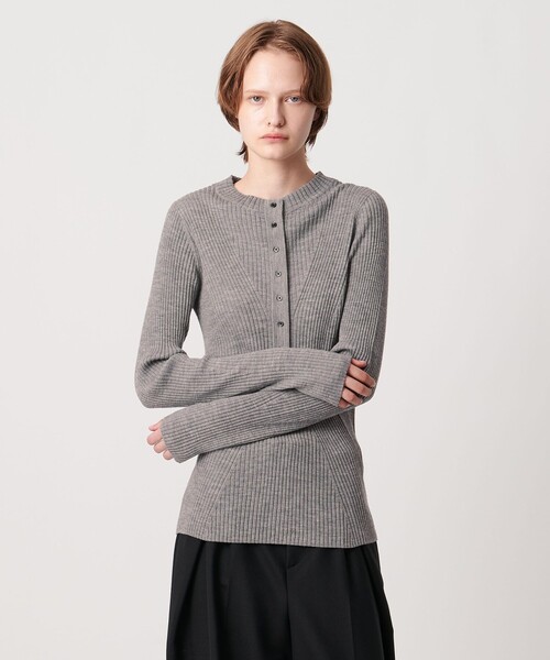 AEWEN MATOPH（イウエン マトフ）の「＜AEWEN MATOPH＞ウールリブヘンリーネック ニットプルオーバー（ニット/セーター・レディース・ライトグレー/ライラック/ブラック・FREE）」の14枚目の写真