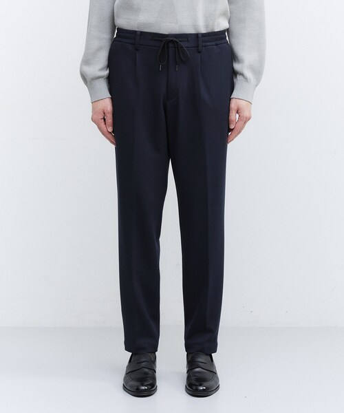TAKEO KIKUCHI（タケオキクチ）の「【JUST ONE LAYER】ダウンファブリック ポンチ スリムタック イージーパンツ（スラックス・メンズ・ネイビー/ブラウン系その他/ブラック/チャコールグレー・02/03/04/01）」の18枚目の写真
