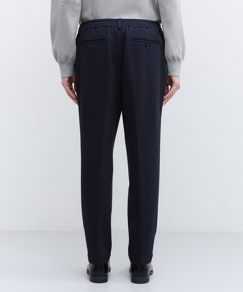 TAKEO KIKUCHI（タケオキクチ）の「【JUST ONE LAYER】ダウンファブリック ポンチ スリムタック イージーパンツ（スラックス・メンズ・ネイビー/ブラウン系その他/ブラック/チャコールグレー・02/03/04/01）」の20枚目の写真