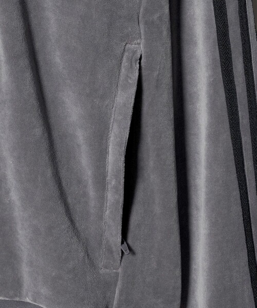 adidas Originals（アディダスオリジナルス）の「＜adidas Originals＞ベロア トラックトップ（ジャージ・レディース・ダークグレー/ブラック・M）」の14枚目の写真