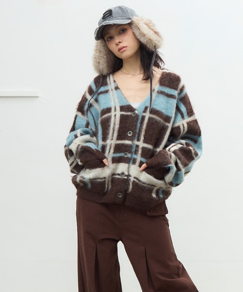 ACLENT（アクレント）の「ジャガードニットカーディガン（ニット/セーター・レディース・アイボリー/ブラック/ブルー/レッド/レオパード・FREE）」の4枚目の写真