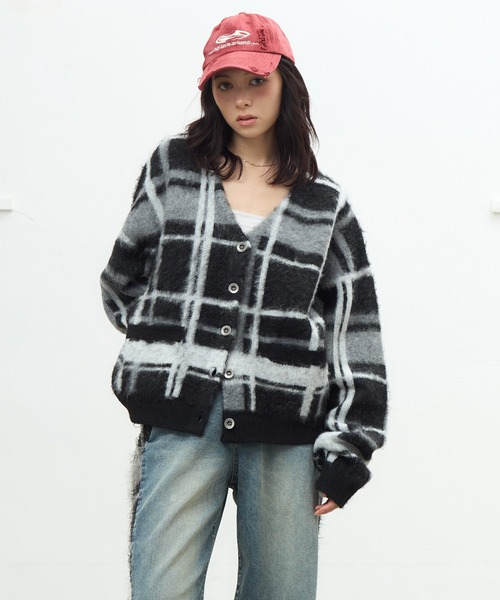 ACLENT（アクレント）の「ジャガードニットカーディガン（ニット/セーター・レディース・アイボリー/ブラック/ブルー/レッド/レオパード・FREE）」の3枚目の写真