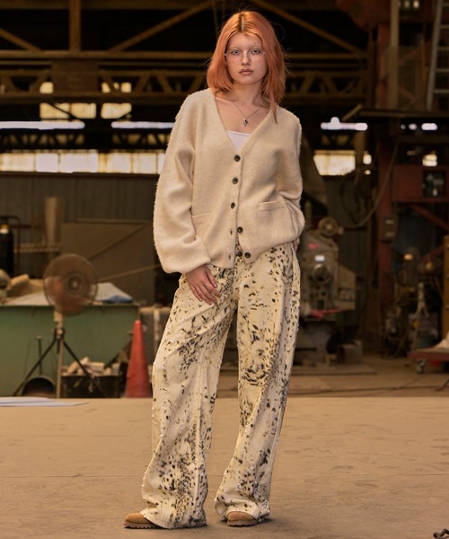 ACLENT（アクレント）の「ジャガードニットカーディガン（ニット/セーター・レディース・アイボリー/ブラック/ブルー/レッド/レオパード・FREE）」の6枚目の写真