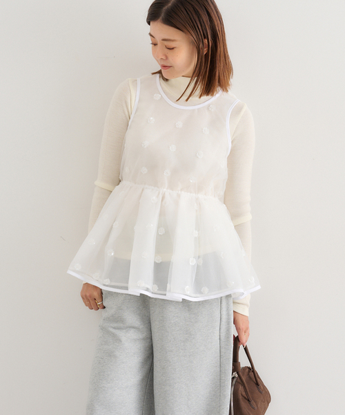 U by SPICK&SPAN（ユーバイスピックアンドスパン）の「フラワースパンコールブラウス（シャツ/ブラウス・レディース・サックスブルー/ホワイト・FREE）」の4枚目の写真