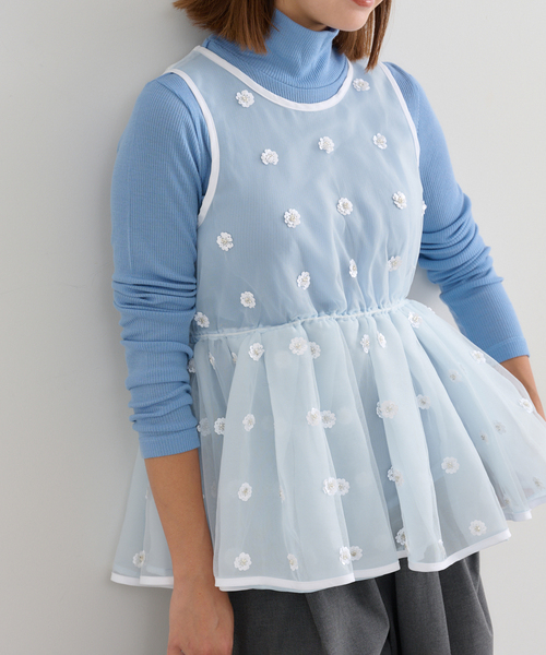 U by SPICK&SPAN（ユーバイスピックアンドスパン）の「フラワースパンコールブラウス（シャツ/ブラウス・レディース・サックスブルー/ホワイト・FREE）」の18枚目の写真