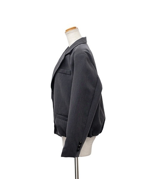 CLOTHY(クロシィ)の「【肩パット×裾を絞ったバルーンシルエット!】裾タックテーラードジャケット(テーラードジャケット・レディース・チャコールグレー/ブラック・FREE)」の14枚目の写真