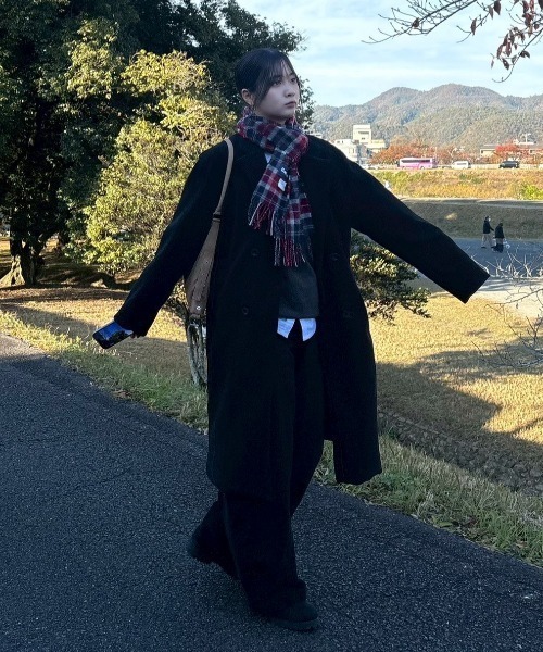 INTER FACTORY（インターファクトリー）の「kurumi フィンガーホール Vネックニット（ニット/セーター・レディース・ブラウン/ブラック・FREE）」の10枚目の写真