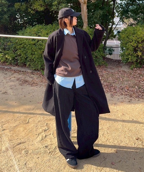 INTER FACTORY（インターファクトリー）の「kurumi フィンガーホール Vネックニット（ニット/セーター・レディース・ブラウン/ブラック・FREE）」の11枚目の写真