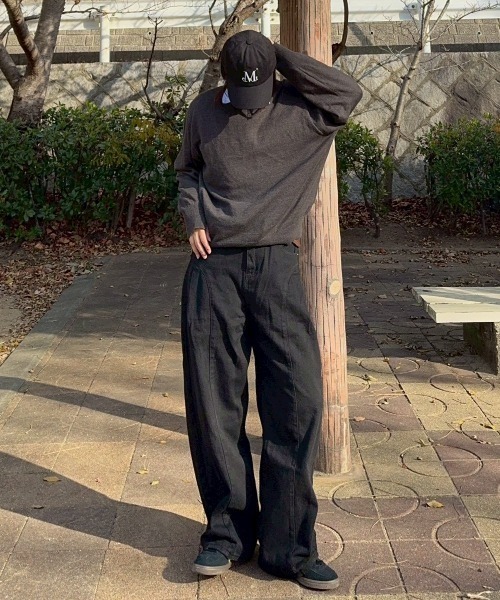 INTER FACTORY（インターファクトリー）の「kurumi フィンガーホール Vネックニット（ニット/セーター・レディース・ブラウン/ブラック・FREE）」の15枚目の写真