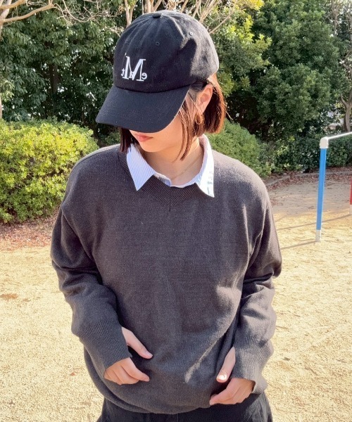 INTER FACTORY（インターファクトリー）の「kurumi フィンガーホール Vネックニット（ニット/セーター・レディース・ブラウン/ブラック・FREE）」の3枚目の写真