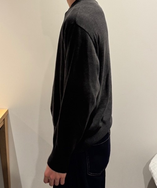 INTER FACTORY（インターファクトリー）の「kurumi フィンガーホール Vネックニット（ニット/セーター・レディース・ブラウン/ブラック・FREE）」の17枚目の写真