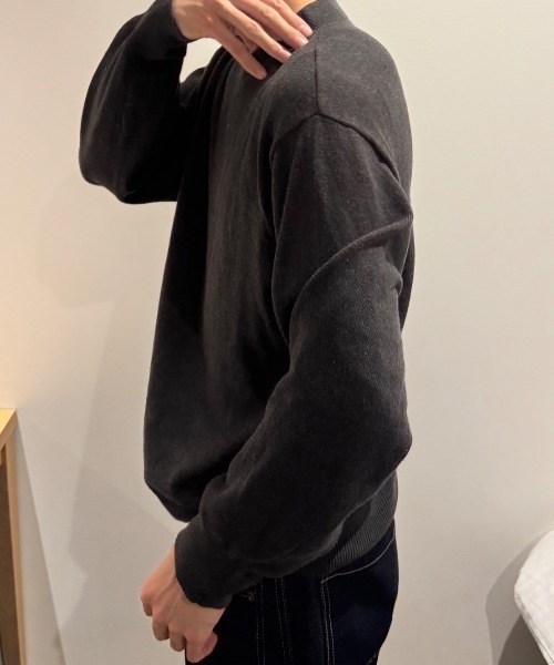 INTER FACTORY（インターファクトリー）の「kurumi フィンガーホール Vネックニット（ニット/セーター・レディース・ブラウン/ブラック・FREE）」の18枚目の写真