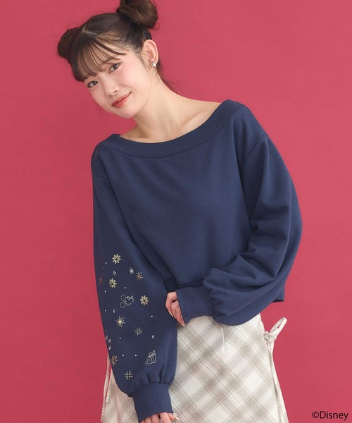 Disney(ディズニー)の「Disney/キラキラモチーフ刺繍オフショルスウェット(スウェット・レディース・ネイビー/アイボリー・FREE)」の4枚目の写真