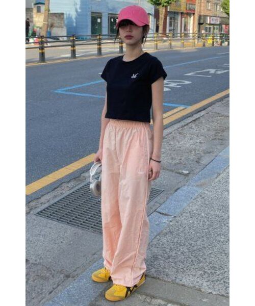 MUCENT(ムセント)の「シグネチャーバックラウンド円形ロゴクロップ半袖Tシャツ(ブラック)(Tシャツ/カットソー・レディース・その他・FREE)」の11枚目の写真