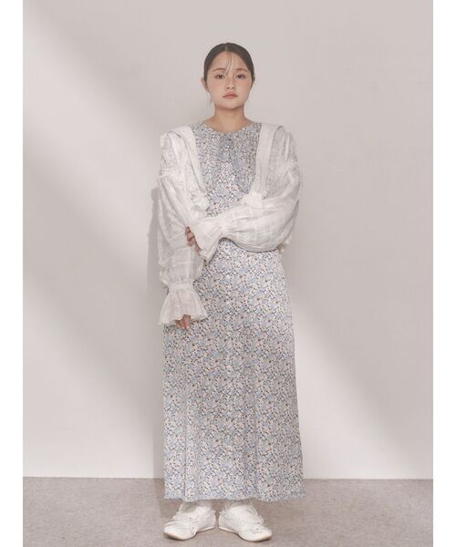 merry jenny(メリージェニー)の「お花いっぱいフラットスニーカー(スニーカー・レディース・オフホワイト/ブラック・LARGE/MEDIUM)」の15枚目の写真