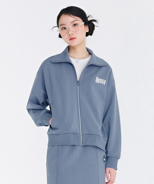 CHASECULT(チェイスカルト)の「レディースレタリンググラフィックカラージップアップ-CARG4361B0N(パーカー・レディース・ブルー・85/90)」の2枚目の写真
