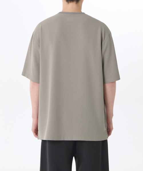 MUSINSA STANDARD（ムシンサスタンダード）の「クレープリラックスドウーブンTシャツ[ライトウォームグレー]（Tシャツ/カットソー・メンズ・その他・SMALL/MEDIUM/LARGE/X-LARGE/XX-LARGE）」の2枚目の写真