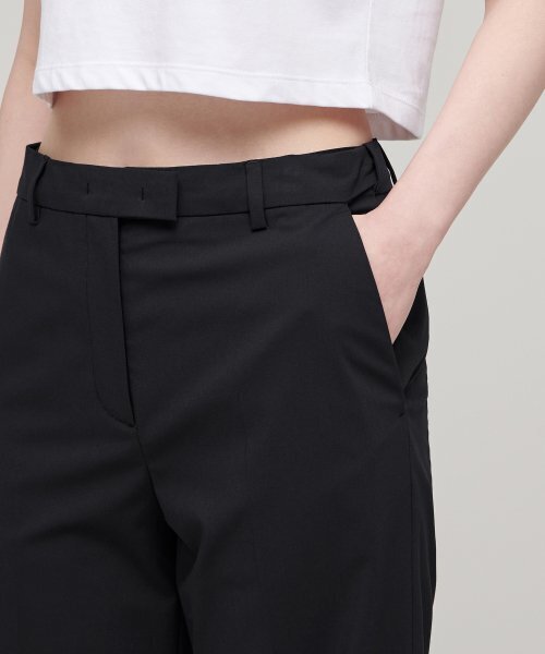 MUSINSA STANDARD WOMAN（ムシンサスタンダードウーマン）の「[クールタンダード] ウィメンズ ストレート ヒドゥンバンディング スラックス [ブラック]（スラックス・レディース・その他・24/25/26/28/27/29/30/31/32/34）」の4枚目の写真