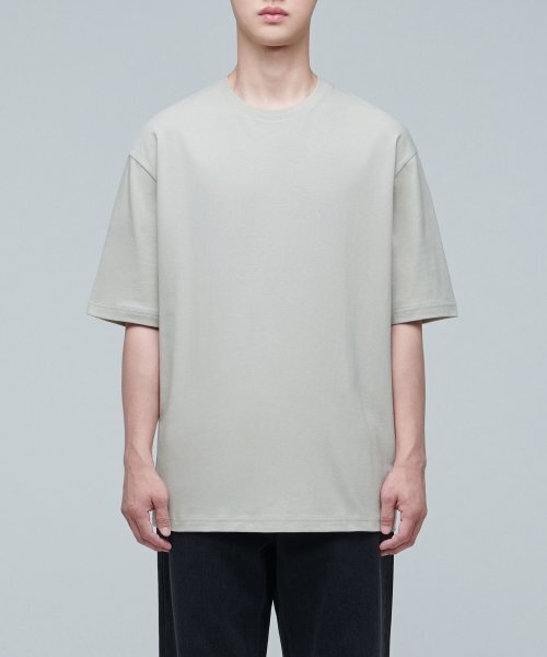 MUSINSA STANDARD（ムシンサスタンダード）の「リラックスフィットクルーネックTシャツ2 [ライトベージュ]（Tシャツ/カットソー・メンズ・その他・LARGE/X-LARGE/XX-LARGE/XXX-LARGE/SMALL/MEDIUM）」の2枚目の写真
