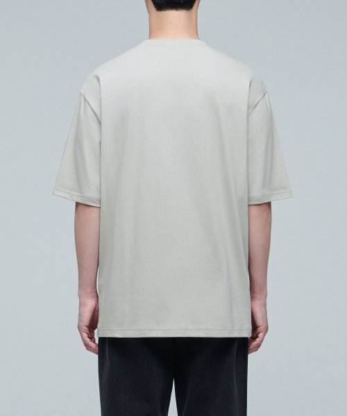 MUSINSA STANDARD（ムシンサスタンダード）の「リラックスフィットクルーネックTシャツ2 [ライトベージュ]（Tシャツ/カットソー・メンズ・その他・LARGE/X-LARGE/XX-LARGE/XXX-LARGE/SMALL/MEDIUM）」の3枚目の写真