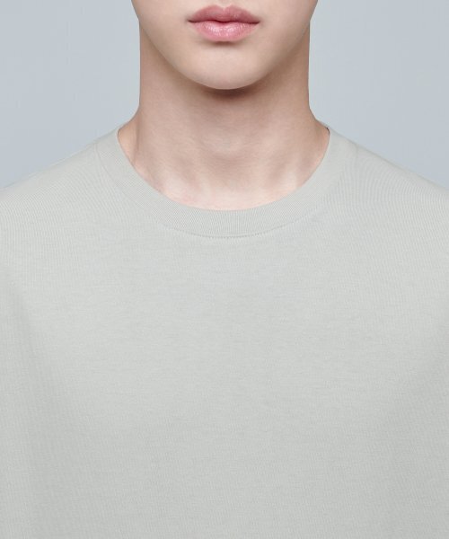MUSINSA STANDARD（ムシンサスタンダード）の「リラックスフィットクルーネックTシャツ2 [ライトベージュ]（Tシャツ/カットソー・メンズ・その他・LARGE/X-LARGE/XX-LARGE/XXX-LARGE/SMALL/MEDIUM）」の4枚目の写真