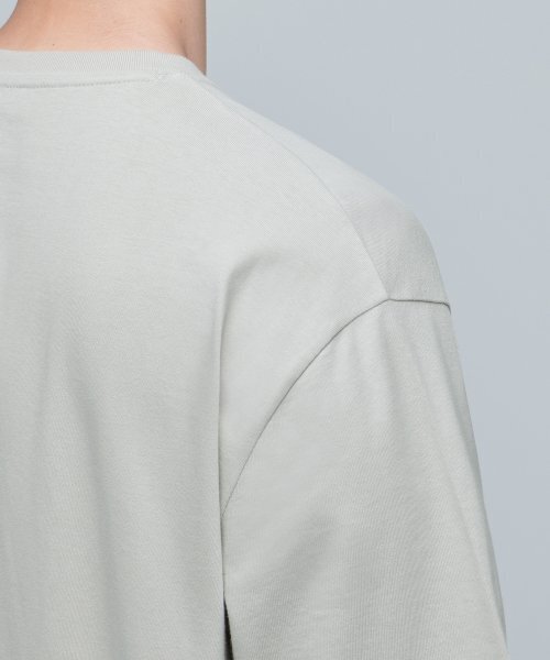 MUSINSA STANDARD（ムシンサスタンダード）の「リラックスフィットクルーネックTシャツ2 [ライトベージュ]（Tシャツ/カットソー・メンズ・その他・LARGE/X-LARGE/XX-LARGE/XXX-LARGE/SMALL/MEDIUM）」の6枚目の写真
