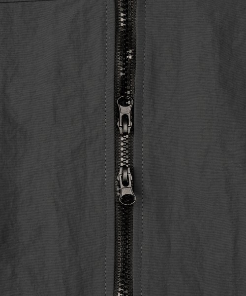TOFFEE(トフィー)の「ライトウェイトウィンドジャンパー(CHARCOAL)(ナイロンジャケット・メンズ・その他・MEDIUM/LARGE/X-LARGE)」の5枚目の写真