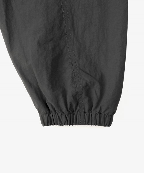 TOFFEE(トフィー)の「ライトウェイトウィンドジャンパー(CHARCOAL)(ナイロンジャケット・メンズ・その他・MEDIUM/LARGE/X-LARGE)」の8枚目の写真