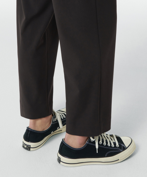 MUSINSA STANDARD（ムシンサスタンダード）の「ワイドイージーバンドクロップドスラックス[ダークグレー]（スラックス・メンズ・その他・26/28）」の6枚目の写真