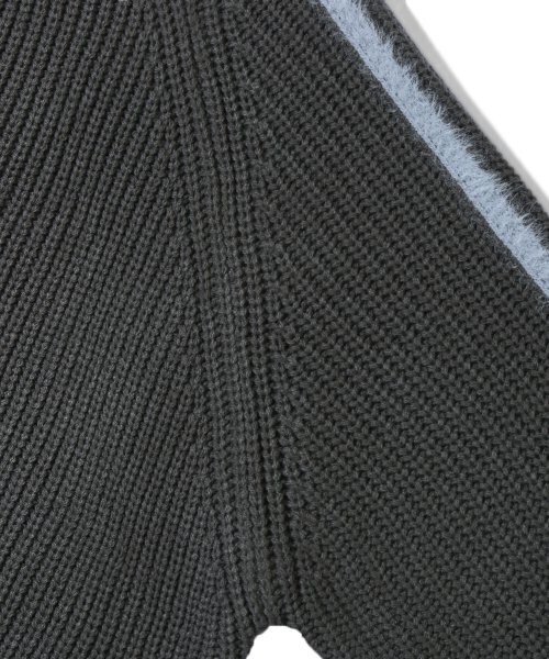 TRILLION(トリリオン)の「ウォッシャブルヘアリーブラシトラックジップアップニット(チャコール)(ニット/セーター・レディース・その他・MEDIUM/LARGE/X-LARGE)」の8枚目の写真