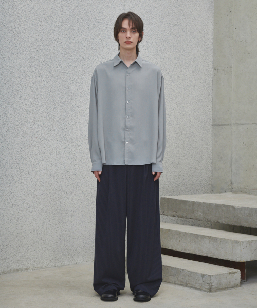 GLW(ジーエルダブリュ)の「ツータックワイドストライプスラックスネイビー(スラックス・レディース・その他・LARGE/SMALL/MEDIUM)」の3枚目の写真