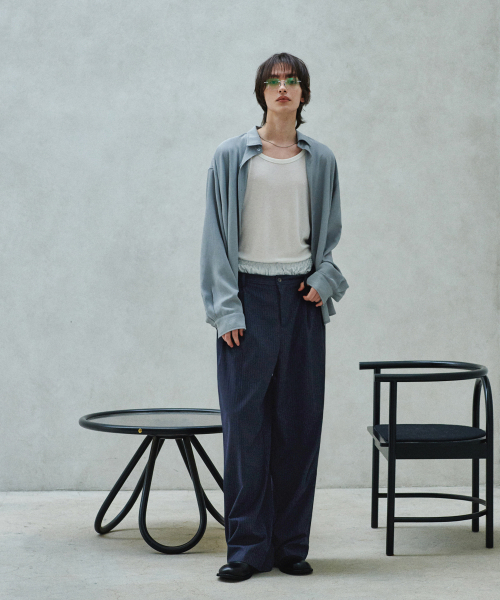GLW(ジーエルダブリュ)の「ツータックワイドストライプスラックスネイビー(スラックス・レディース・その他・LARGE/SMALL/MEDIUM)」の7枚目の写真