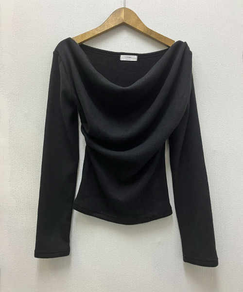 VIVID LADY（ビビッドレディー）の「起毛 オフショルダー ドレープロングTシャツ（Tシャツ/カットソー・レディース・ブラック/グレー/アイボリー・FREE）」の2枚目の写真