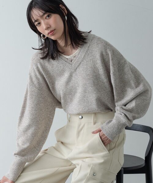 GALLEST(ギャレスト)の「【再入荷】レイヤーネックメランジラメニット(ニット/セーター・レディース・ブラック系8/キャメル/サックスブルー系8/ピンク系・34/38)」の4枚目の写真