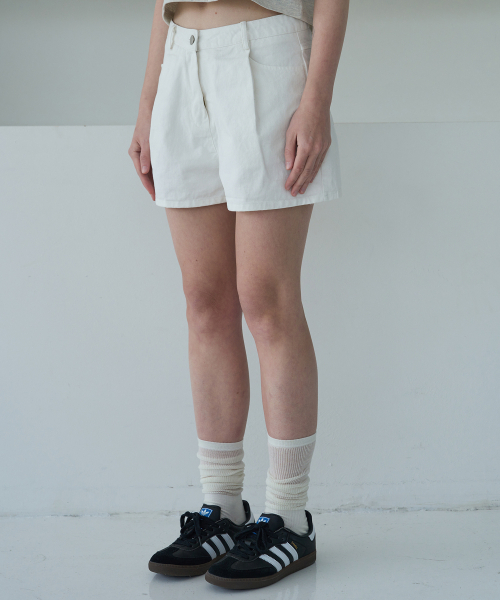 5OML(オーオーエムエル)の「ワンタックウォッシングデニムショーツパンツ(ホワイト)(その他パンツ・レディース・アイボリー・LARGE/MEDIUM/SMALL)」の4枚目の写真