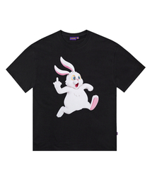 LAUGHER（ラファー）の「Puck and Run Bunny (White) 3D T-Shirt - Black（Tシャツ/カットソー）」