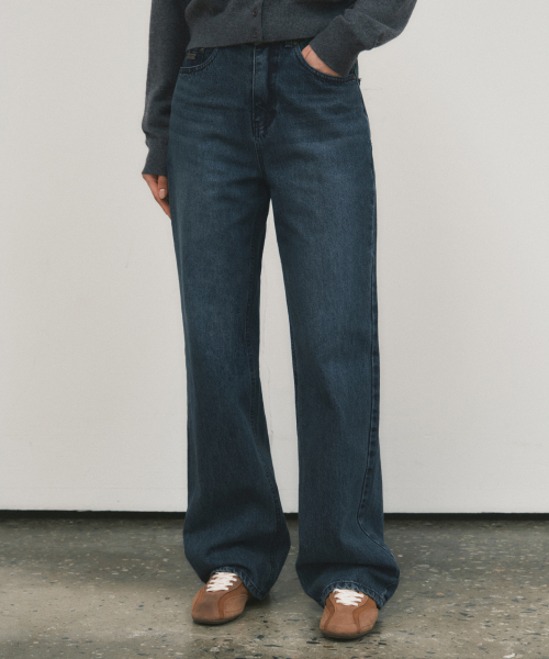 WEDNESDAYOASISFORWOMEN（ウェンズデー オアシス フォー ウーマン）の「W/テーラードフェイドウォッシングデニムパンツ_MEDIUM BLUE(W25-PT23)（スウェットパンツ・レディース・ブルー・SMALL/MEDIUM）」の2枚目の写真
