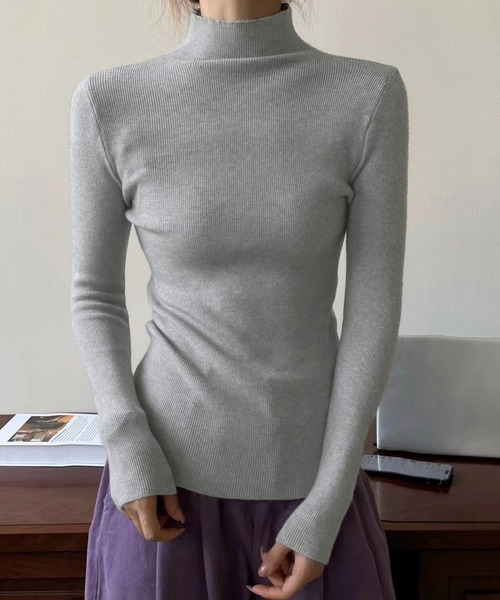 DAY CLOSET(デイ クローゼット)の「【大人の細魅せ上品ニット】長袖きれいめベーシックハイネックニットトップス レディース(ニット/セーター・レディース・アイボリー/ブラック/ワインレッド/キナリ/ダークグレー/グレー・FREE)」の4枚目の写真