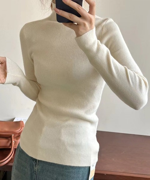DAY CLOSET(デイ クローゼット)の「【大人の細魅せ上品ニット】長袖きれいめベーシックハイネックニットトップス レディース(ニット/セーター・レディース・アイボリー/ブラック/ワインレッド/キナリ/ダークグレー/グレー・FREE)」の9枚目の写真