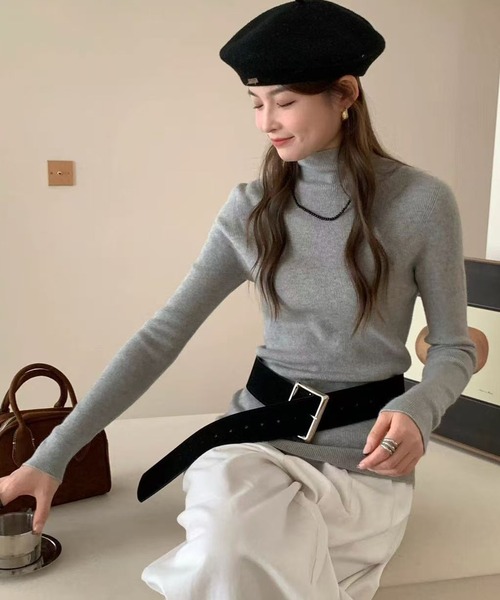 DAY CLOSET(デイ クローゼット)の「【大人の細魅せ上品ニット】長袖きれいめベーシックハイネックニットトップス レディース(ニット/セーター・レディース・アイボリー/ブラック/ワインレッド/キナリ/ダークグレー/グレー・FREE)」の21枚目の写真