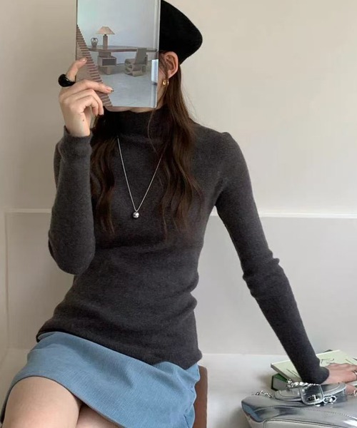 DAY CLOSET(デイ クローゼット)の「【大人の細魅せ上品ニット】長袖きれいめベーシックハイネックニットトップス レディース(ニット/セーター・レディース・アイボリー/ブラック/ワインレッド/キナリ/ダークグレー/グレー・FREE)」の18枚目の写真